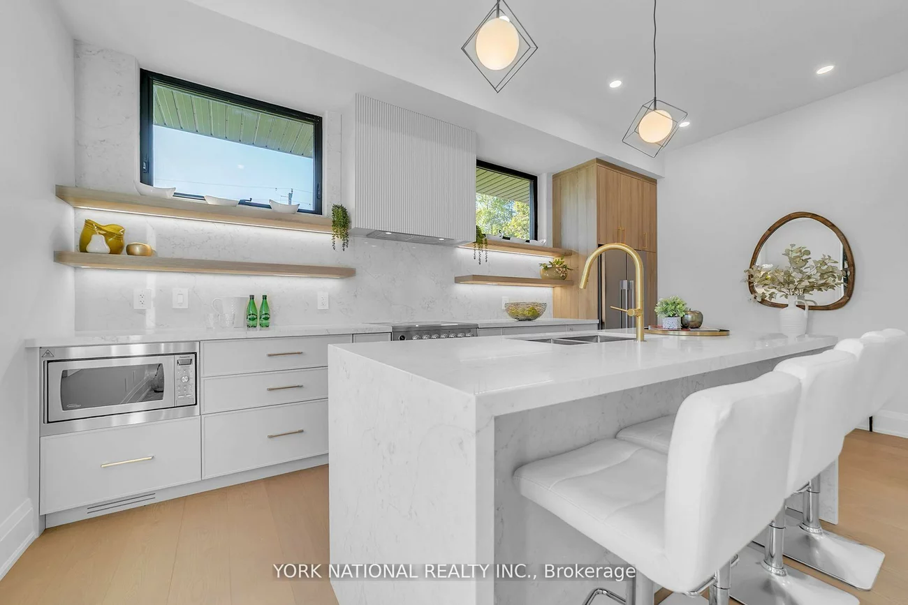 59, Charles, Central Newmarket, Newmarket