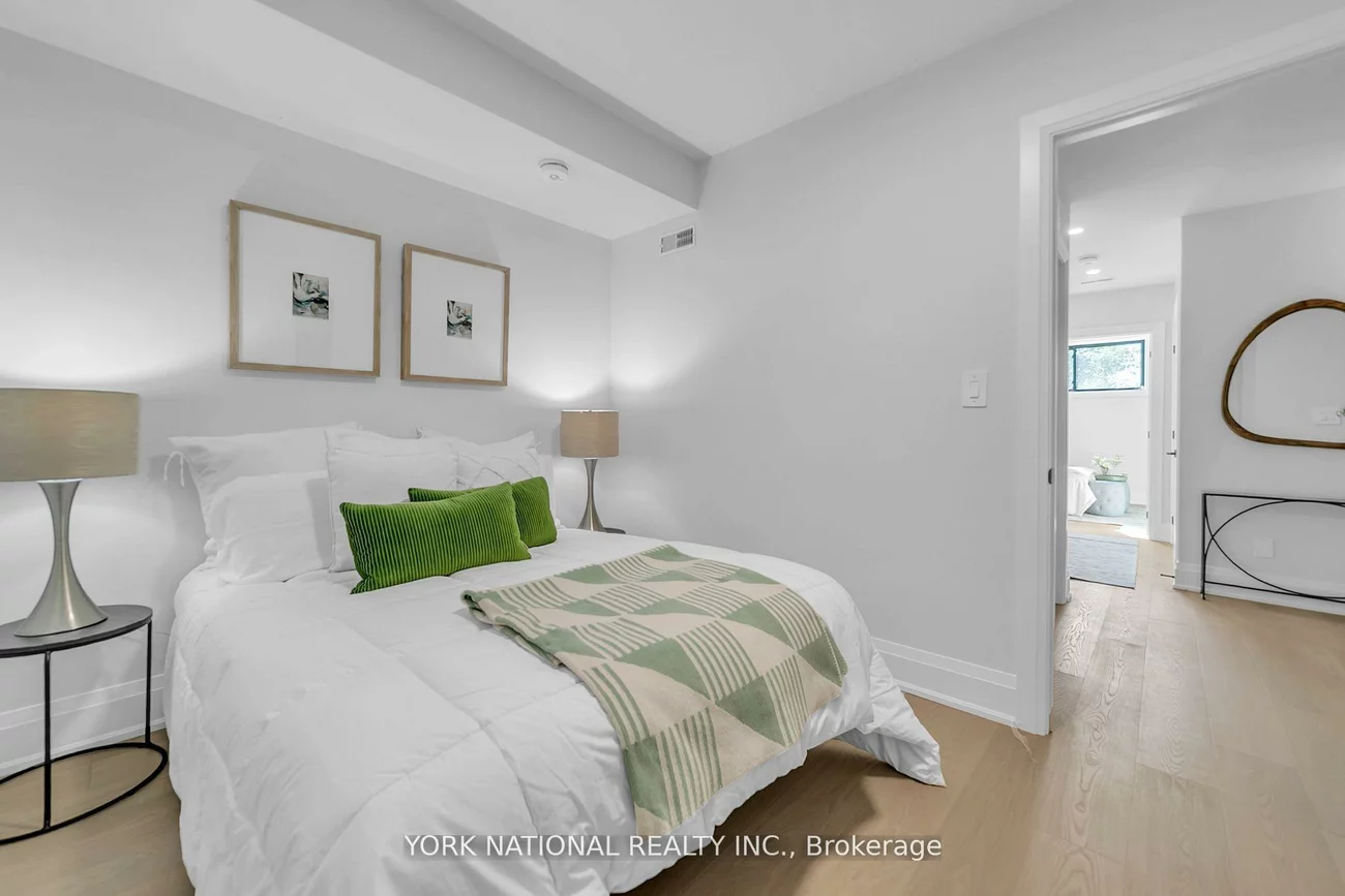 59, Charles, Central Newmarket, Newmarket