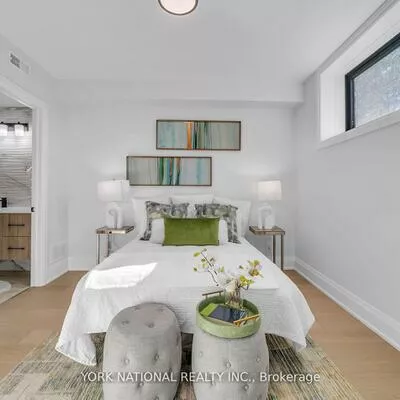 59, Charles, Central Newmarket, Newmarket