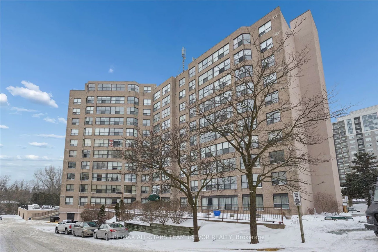 250, Davis, Central Newmarket, Newmarket