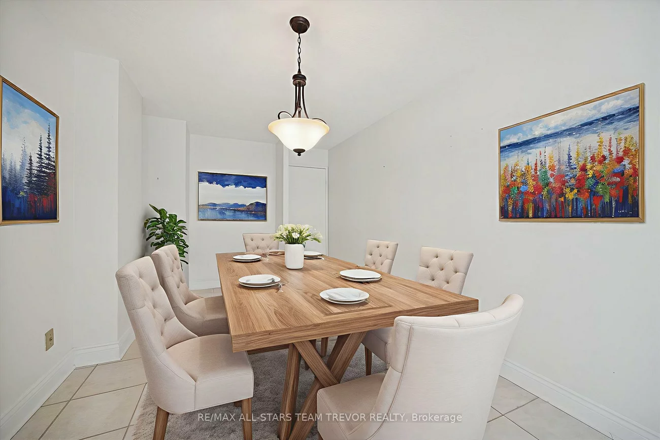 250, Davis, Central Newmarket, Newmarket