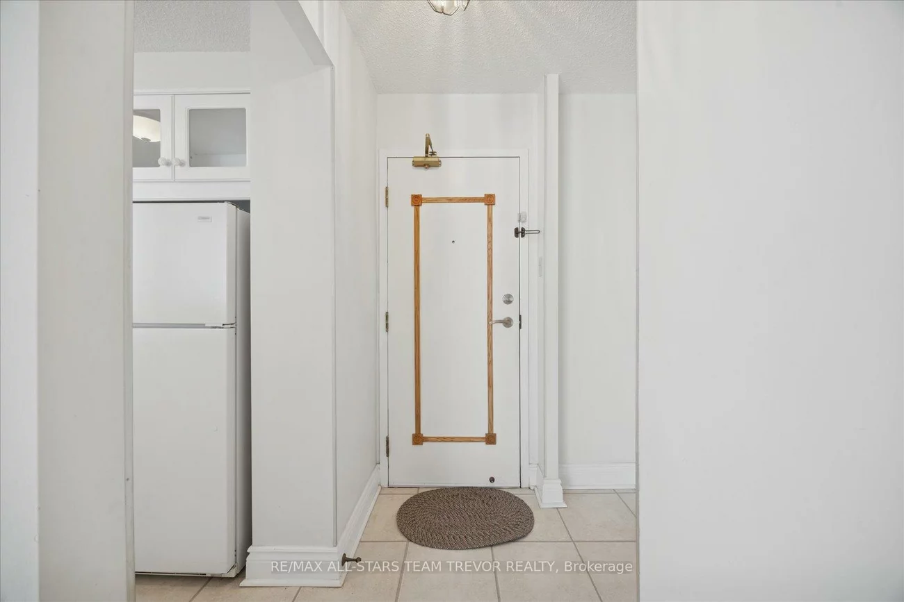 250, Davis, Central Newmarket, Newmarket