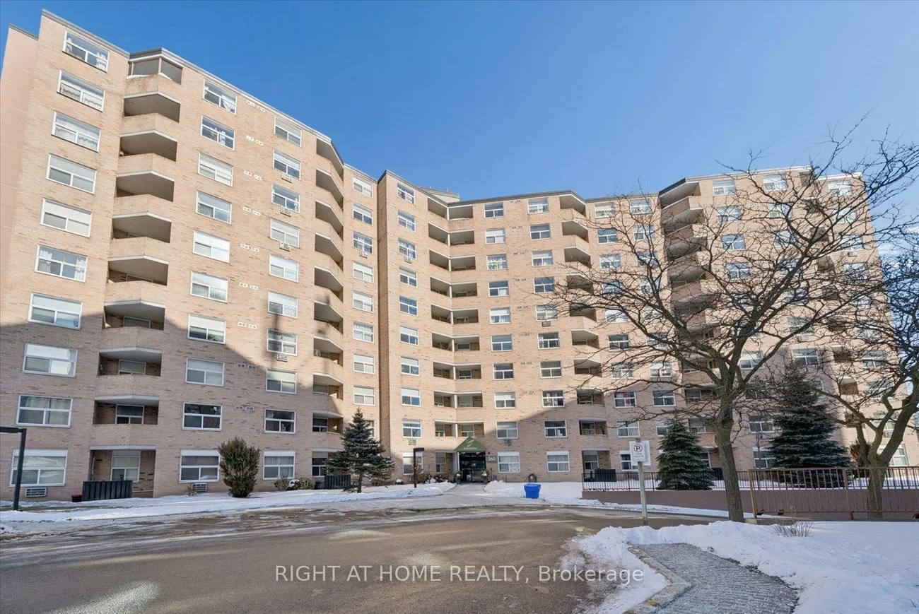 260, Davis, Central Newmarket, Newmarket