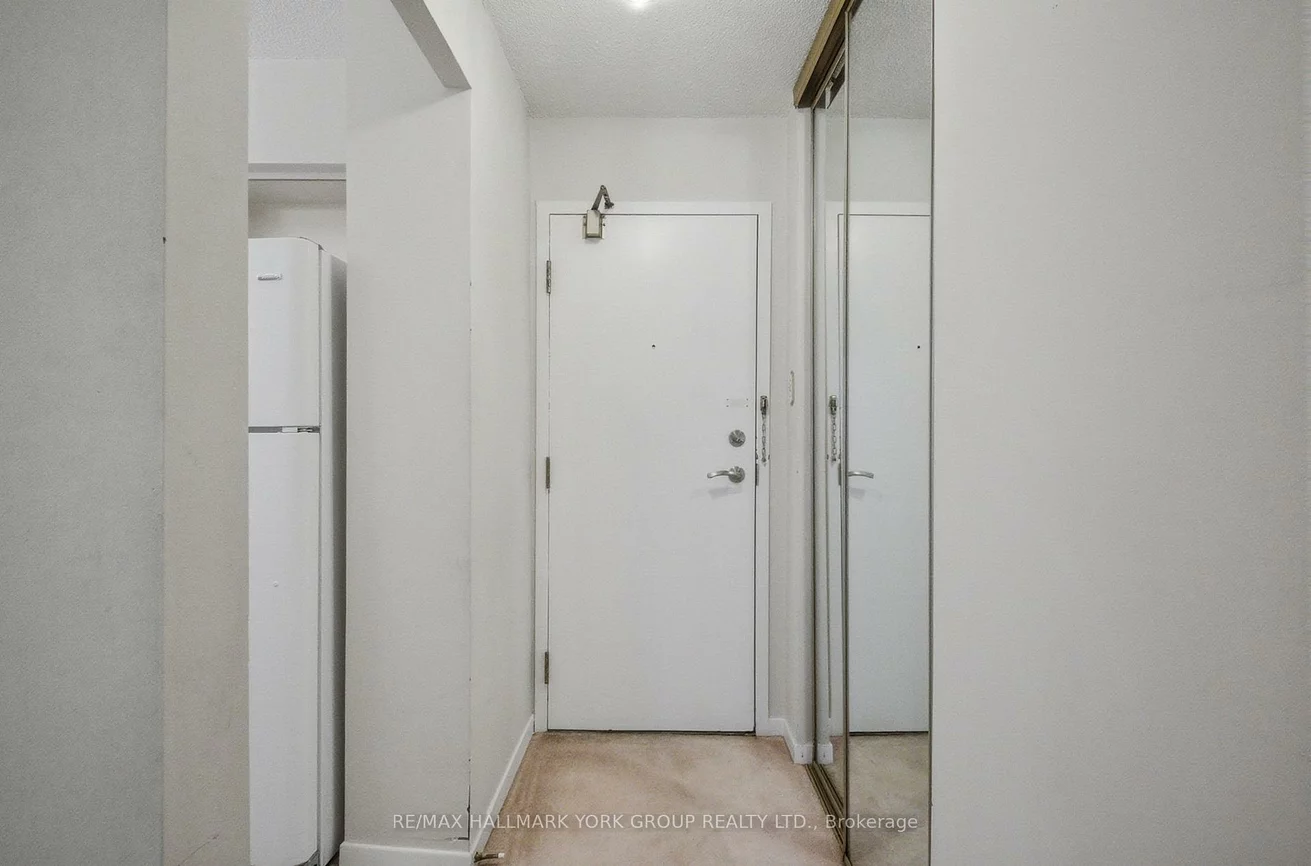 250, Davis, Central Newmarket, Newmarket