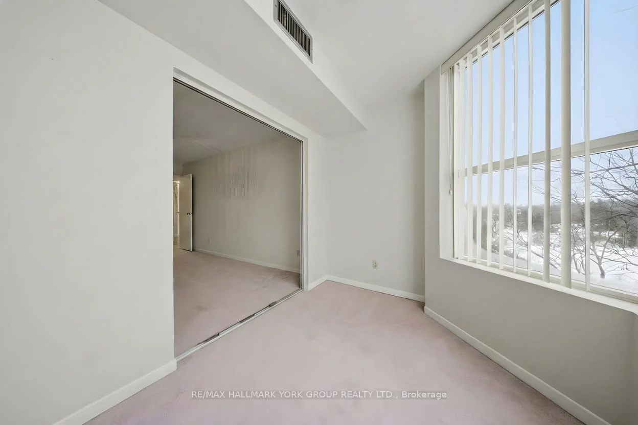 250, Davis, Central Newmarket, Newmarket