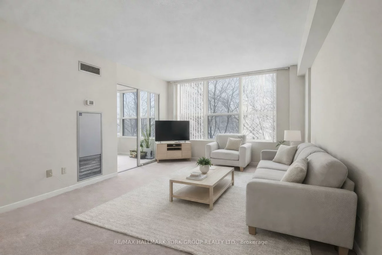 250, Davis, Central Newmarket, Newmarket