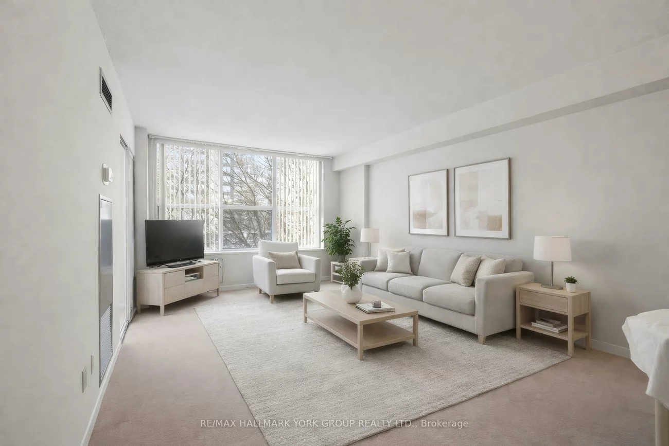 250, Davis, Central Newmarket, Newmarket