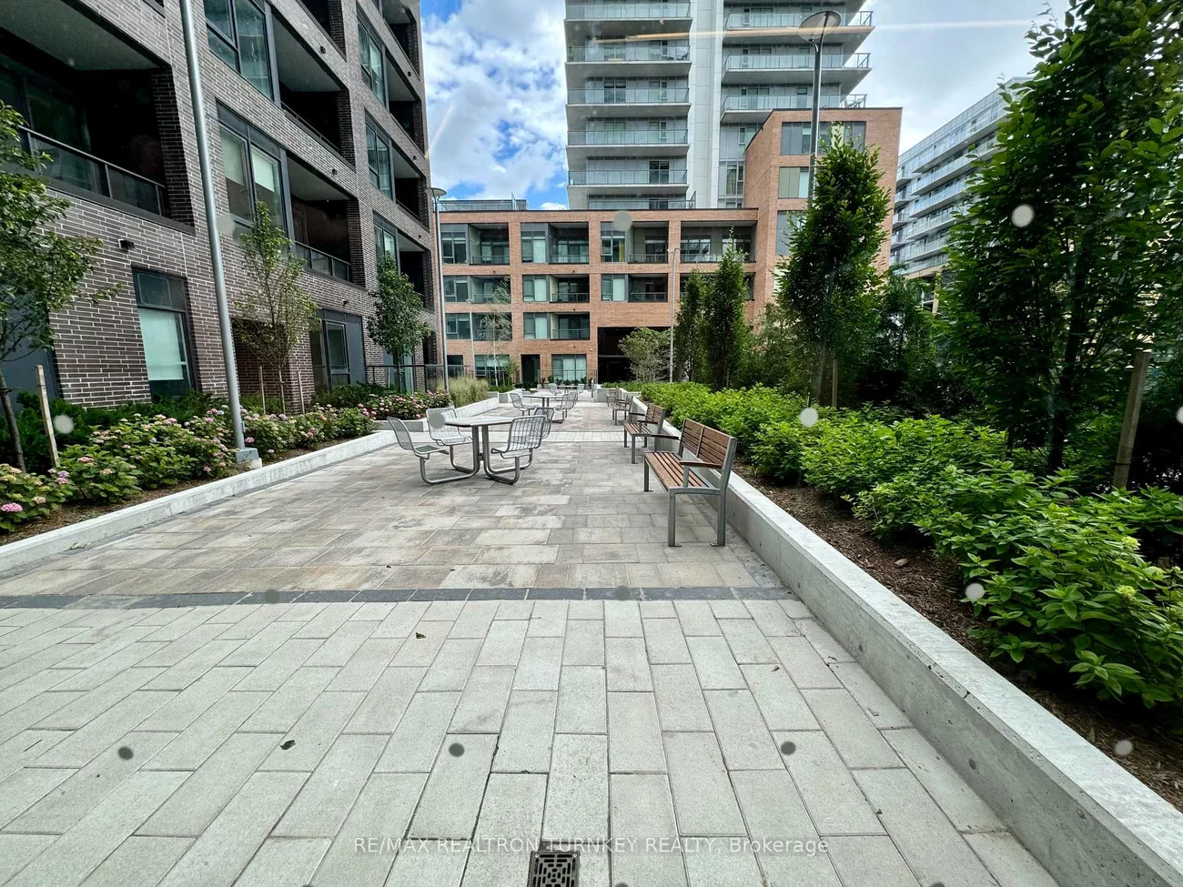 185, Deerfield, Central Newmarket, Newmarket