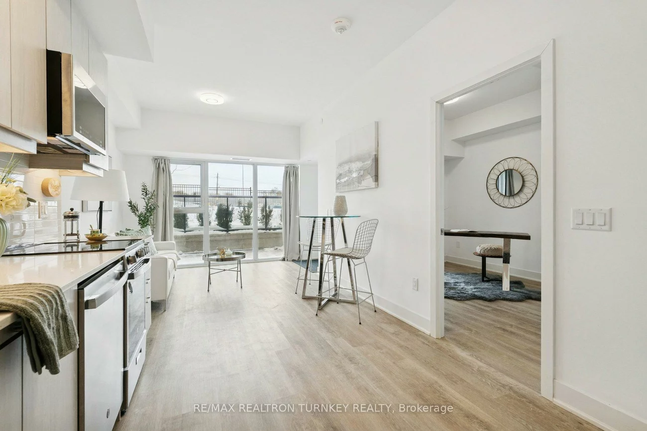 185, Deerfield, Central Newmarket, Newmarket