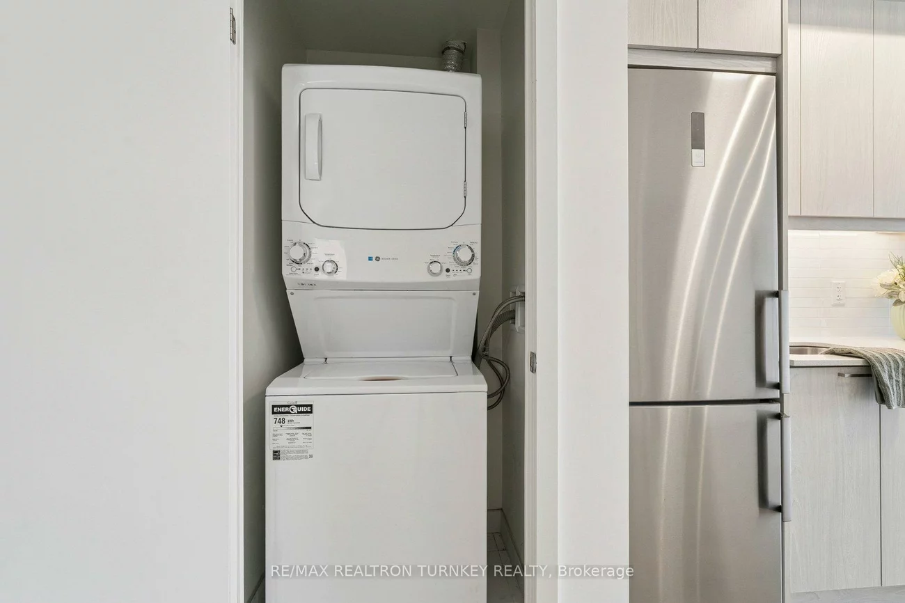 185, Deerfield, Central Newmarket, Newmarket