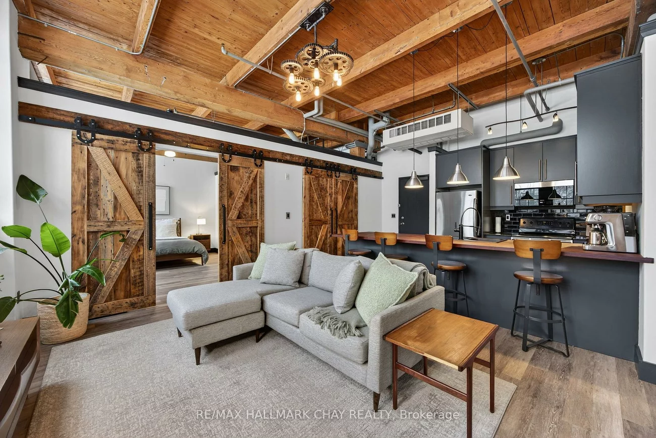 543, Timothy, Central Newmarket, Newmarket