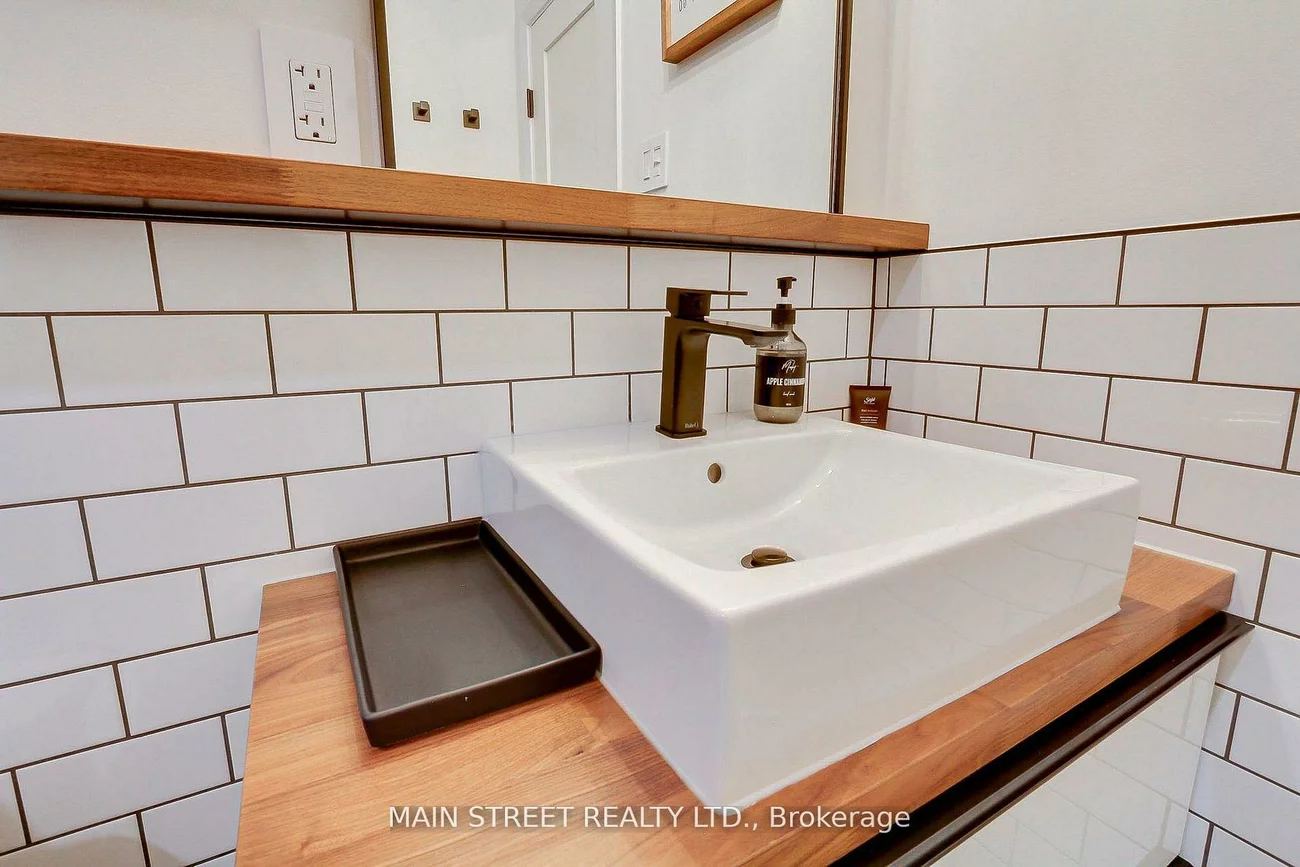 543, Timothy, Central Newmarket, Newmarket