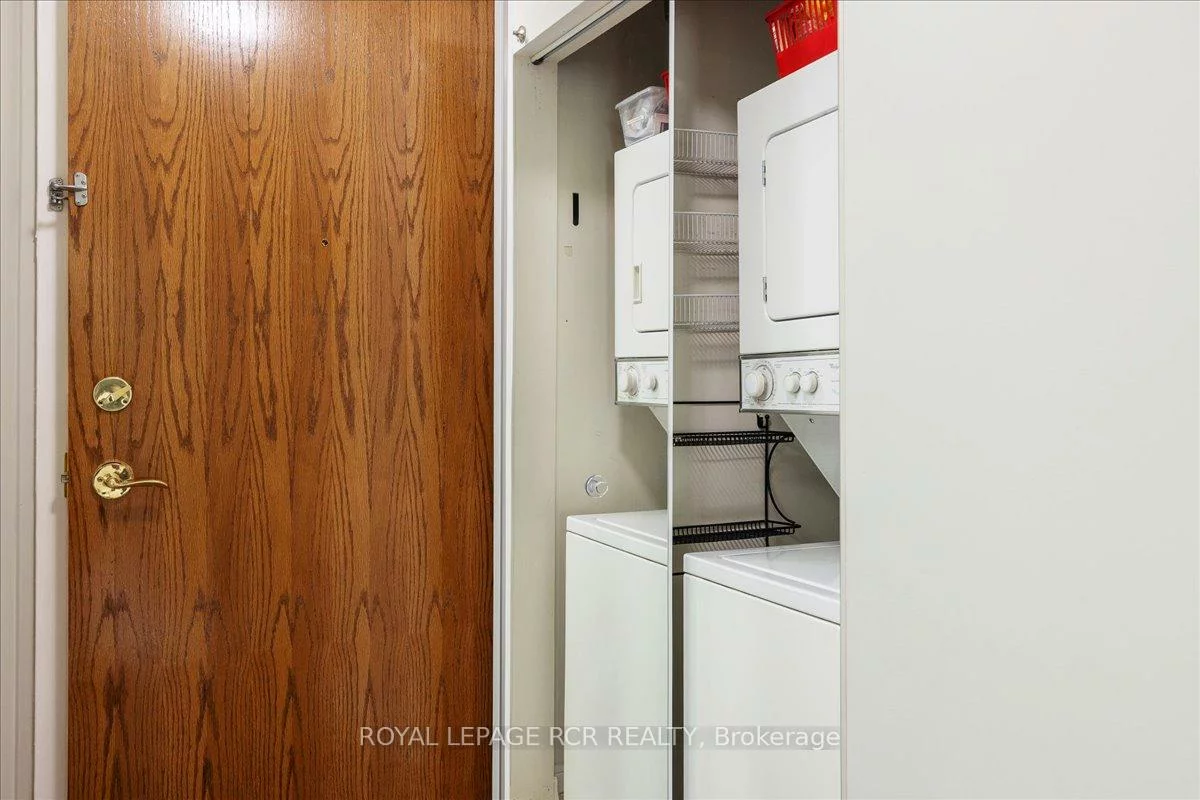 900, Bogart Mill, Gorham-College Manor, Newmarket