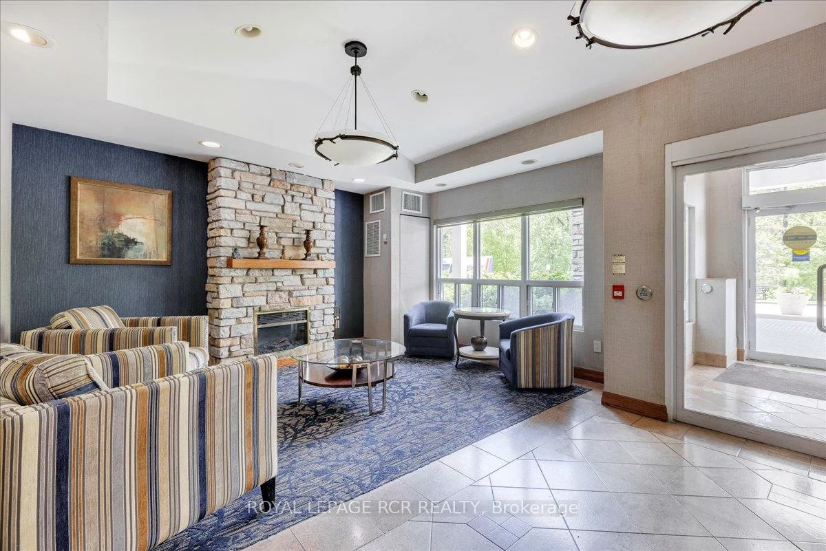 900, Bogart Mill, Gorham-College Manor, Newmarket