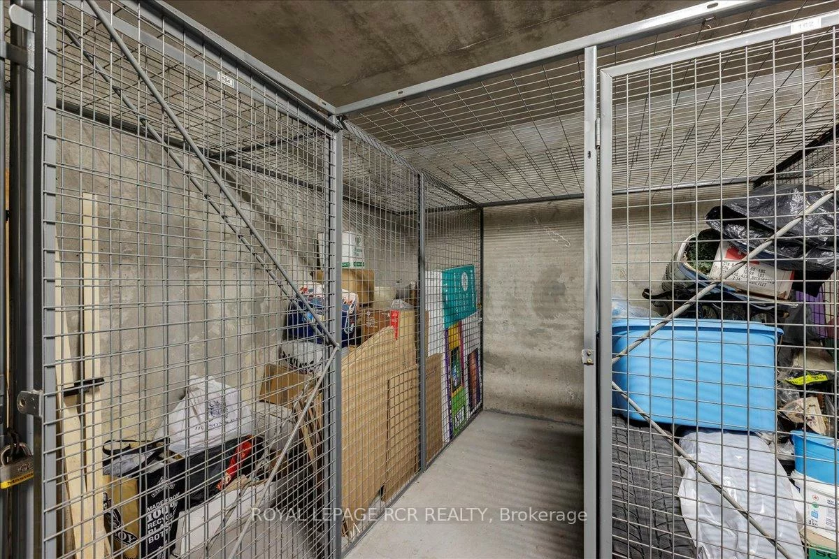 900, Bogart Mill, Gorham-College Manor, Newmarket