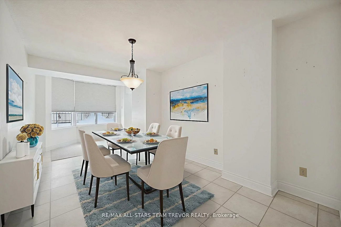 250, Davis, Central Newmarket, Newmarket