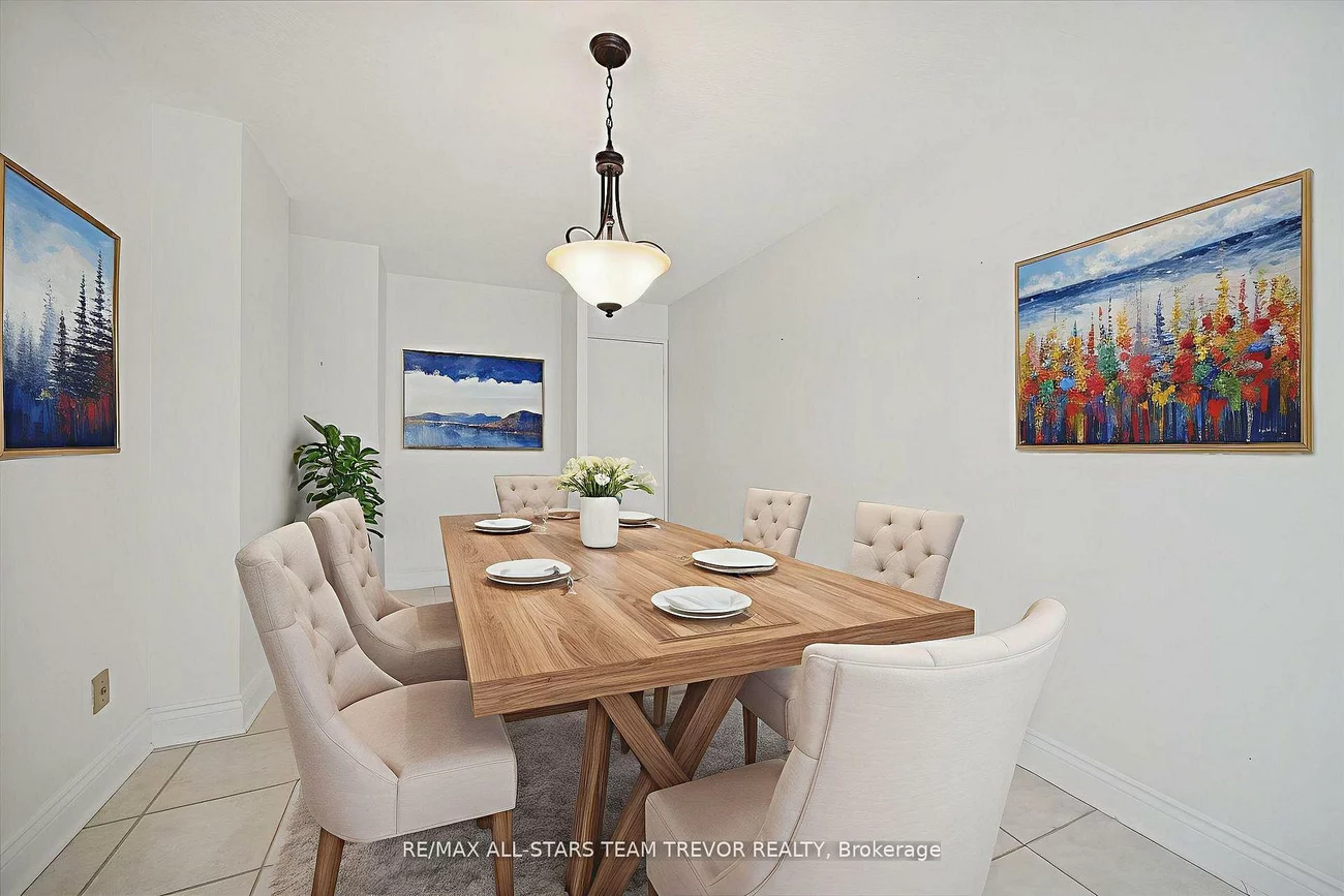 250, Davis, Central Newmarket, Newmarket