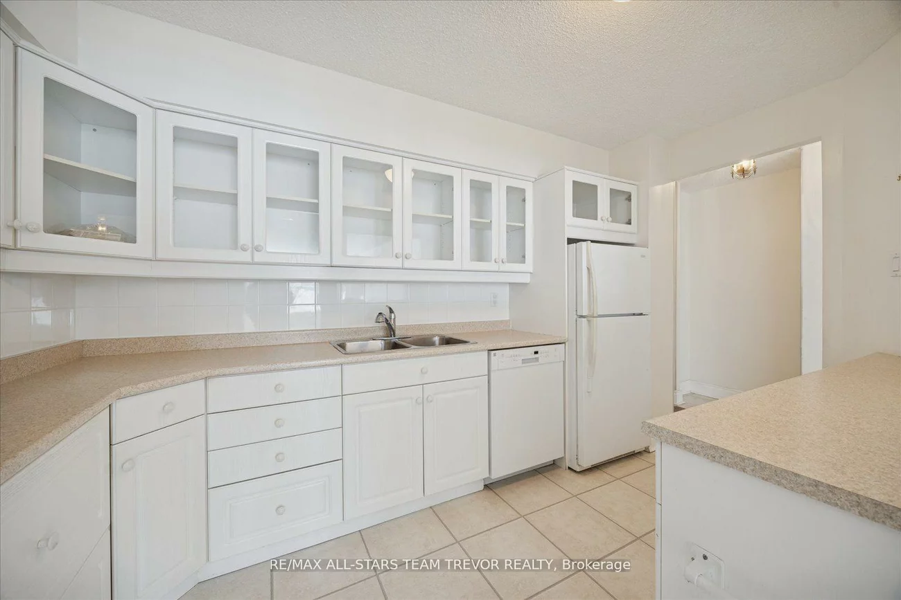 250, Davis, Central Newmarket, Newmarket