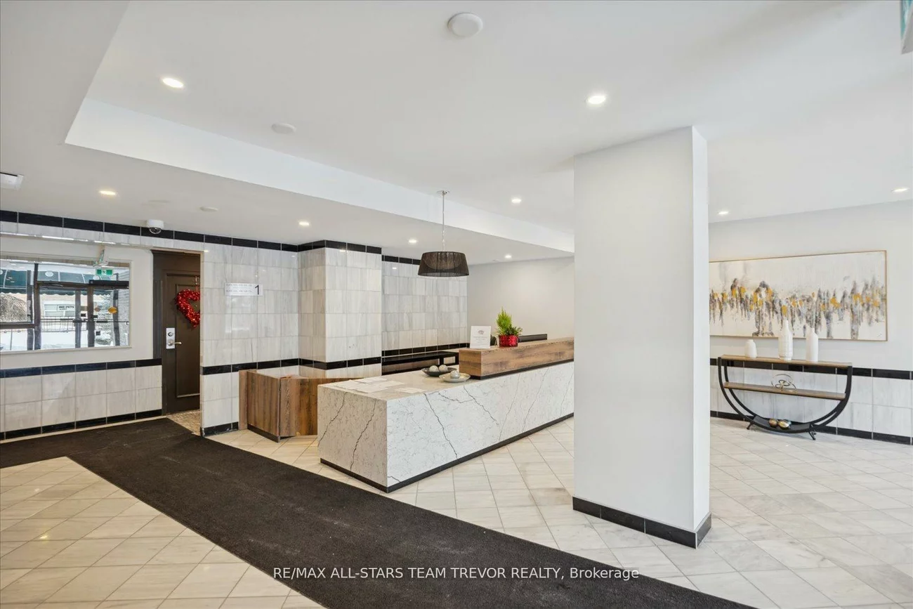 250, Davis, Central Newmarket, Newmarket