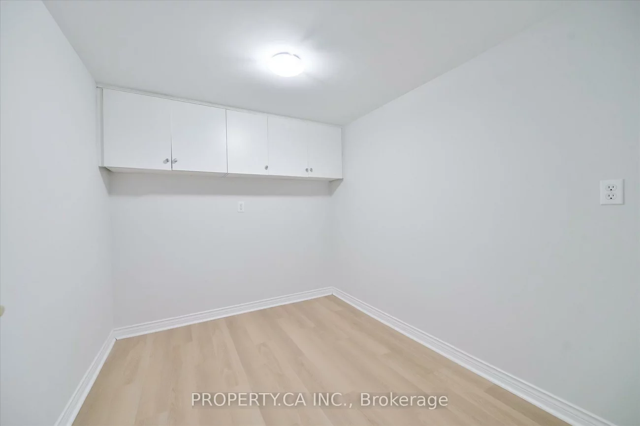 1051, On Bogart, Gorham-College Manor, Newmarket