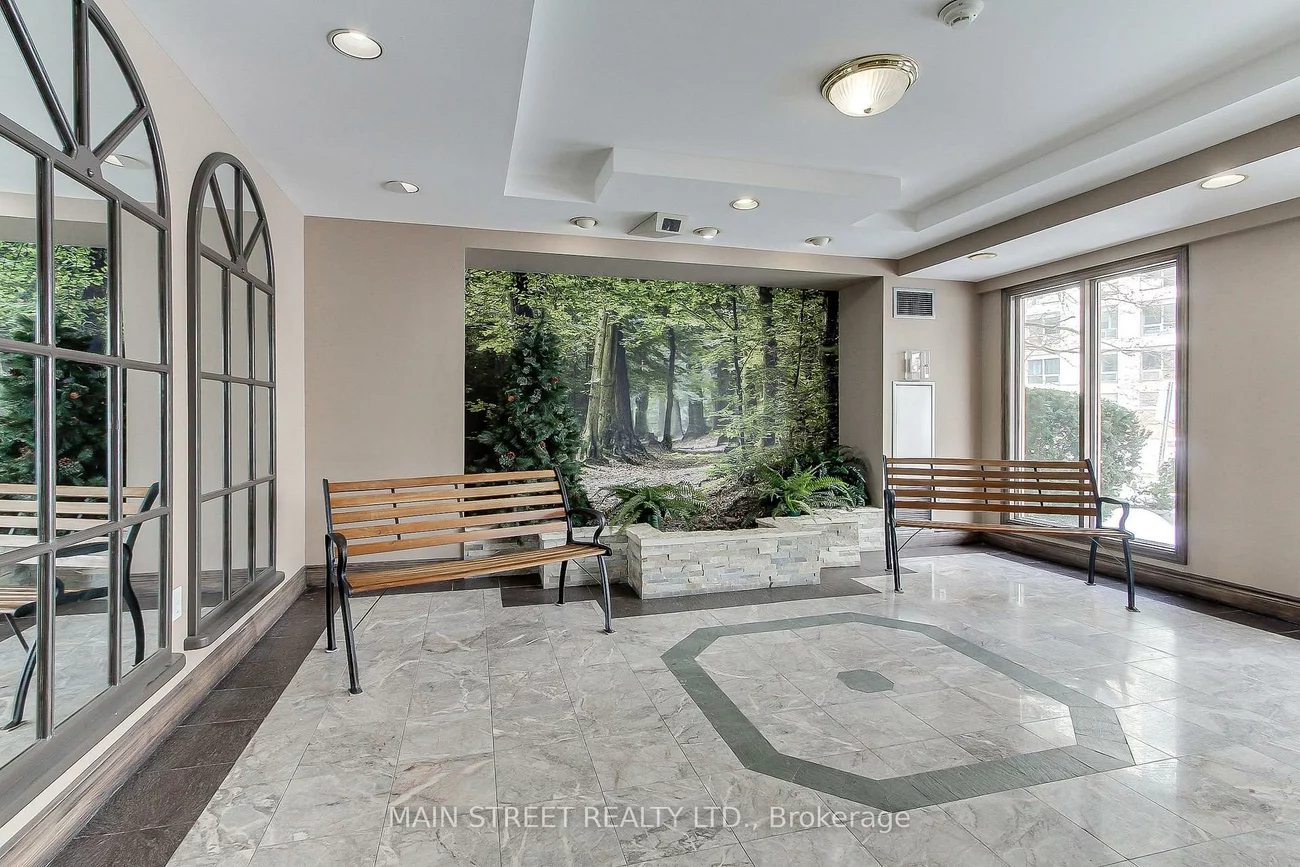 270, Davis, Central Newmarket, Newmarket