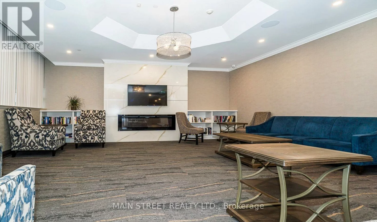 270, Davis, Central Newmarket, Newmarket