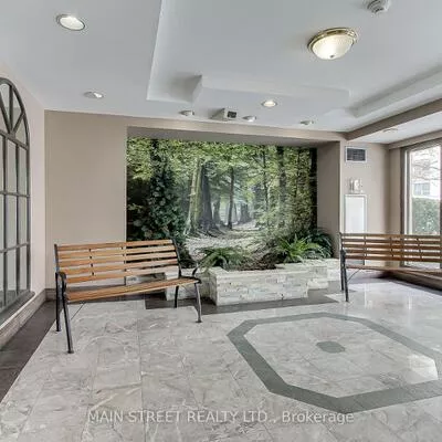 270, Davis, Central Newmarket, Newmarket