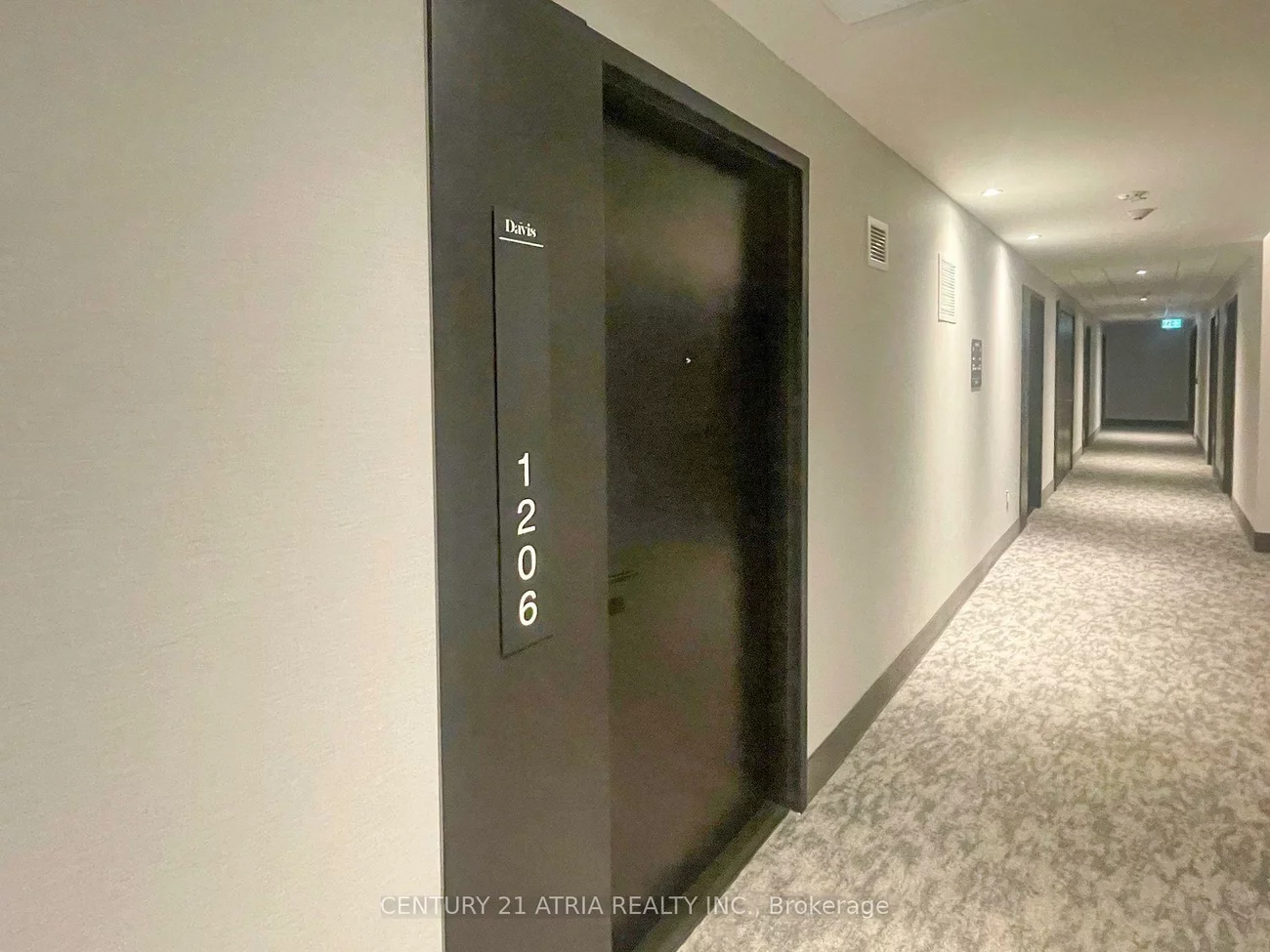 185, Deerfield, Central Newmarket, Newmarket