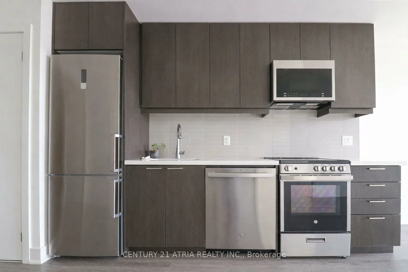 185, Deerfield, Central Newmarket, Newmarket