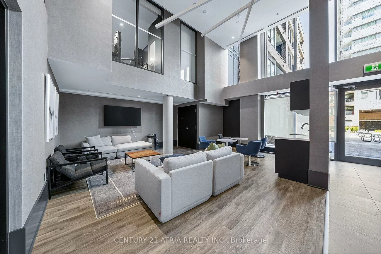 185, Deerfield, Central Newmarket, Newmarket