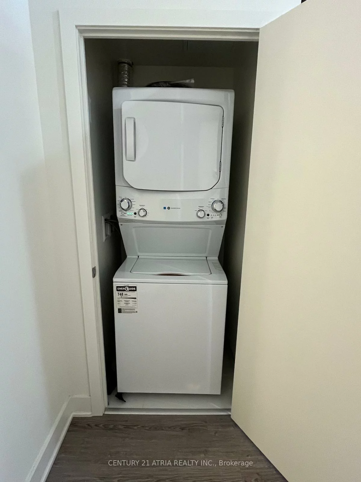 185, Deerfield, Central Newmarket, Newmarket