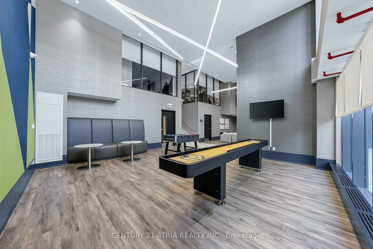 185, Deerfield, Central Newmarket, Newmarket