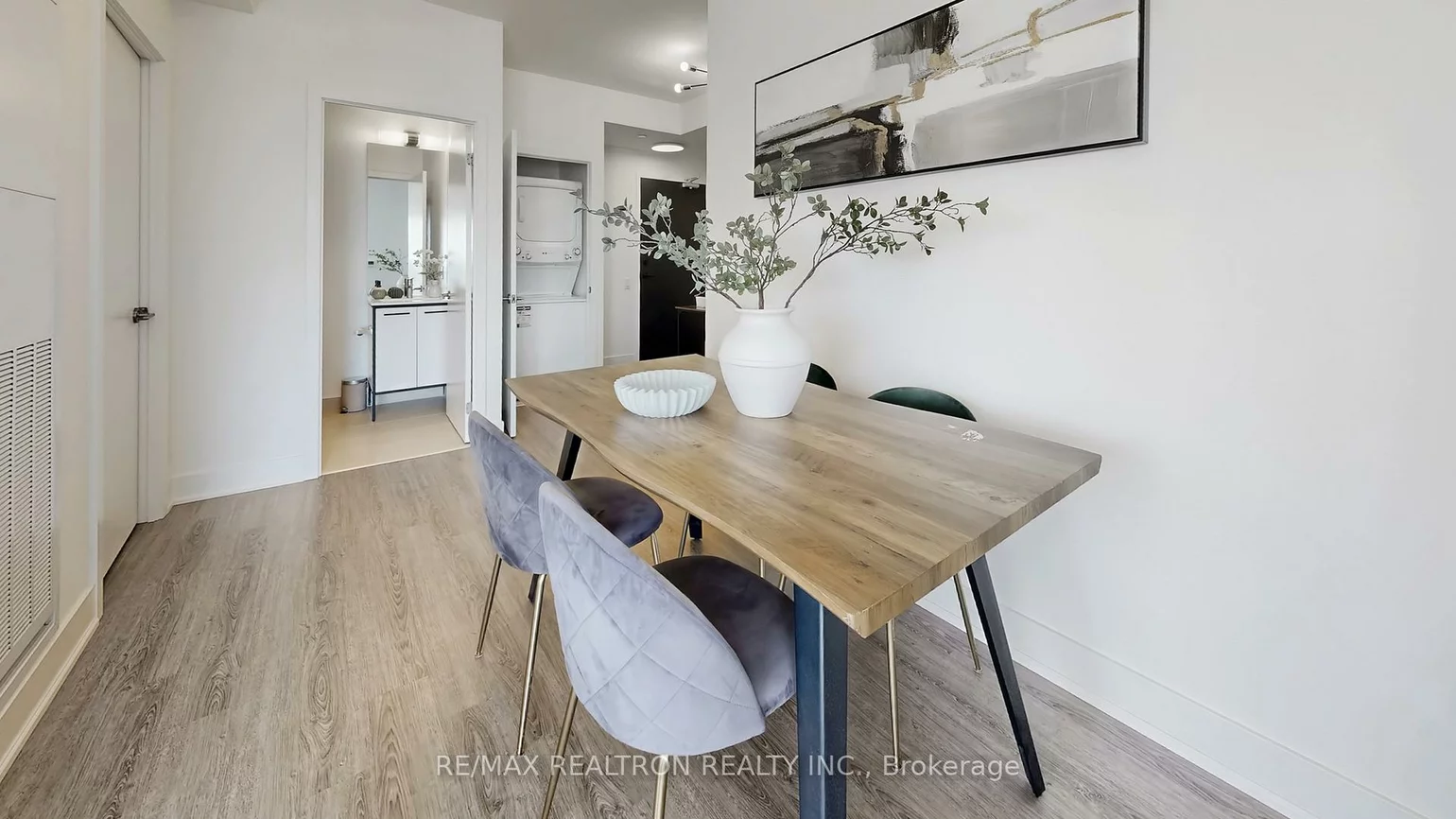 185, Deerfield, Central Newmarket, Newmarket