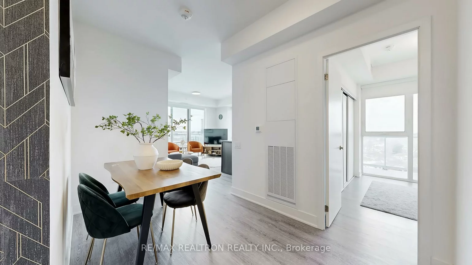 185, Deerfield, Central Newmarket, Newmarket