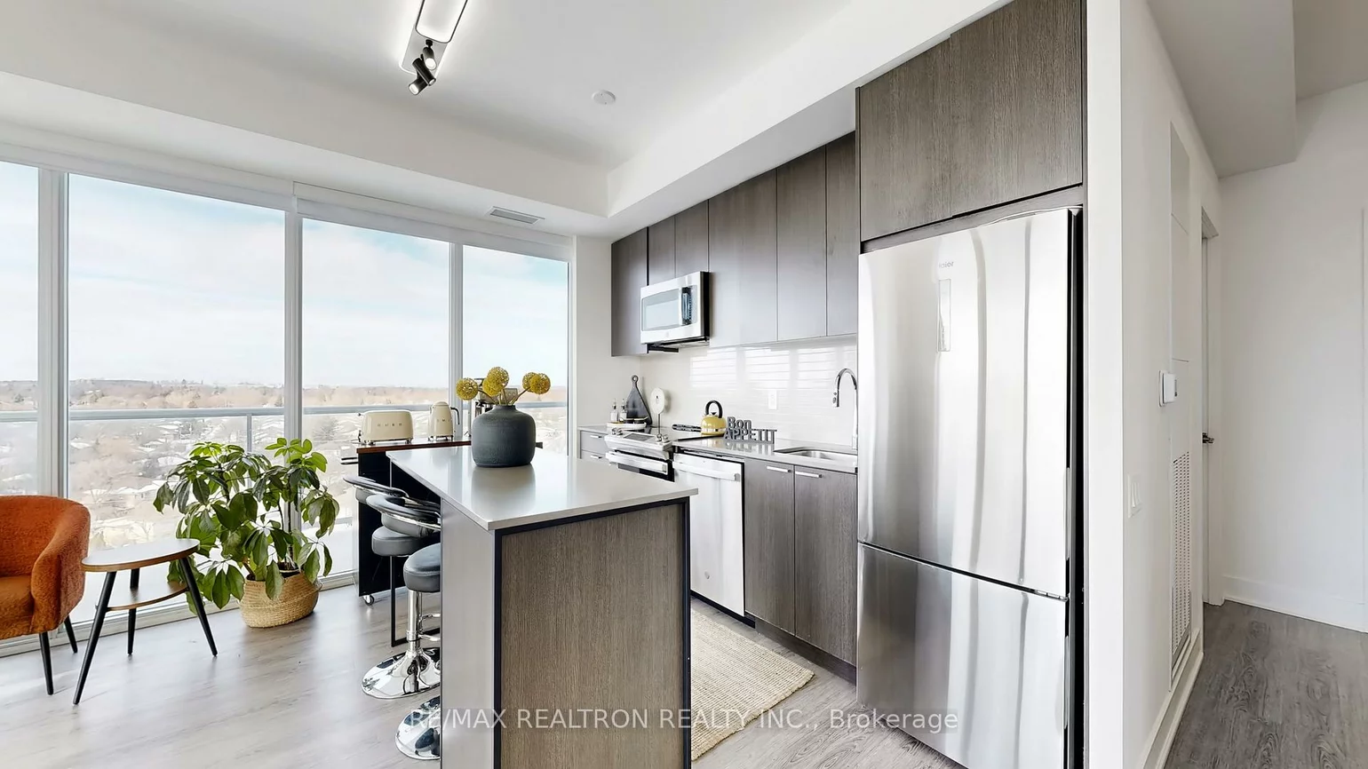 185, Deerfield, Central Newmarket, Newmarket