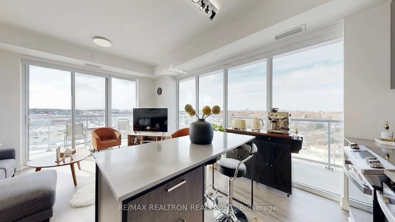 185, Deerfield, Central Newmarket, Newmarket