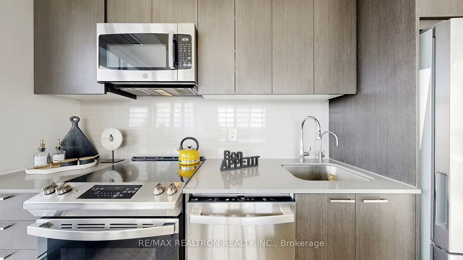 185, Deerfield, Central Newmarket, Newmarket