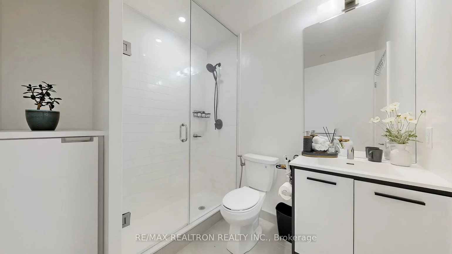 185, Deerfield, Central Newmarket, Newmarket