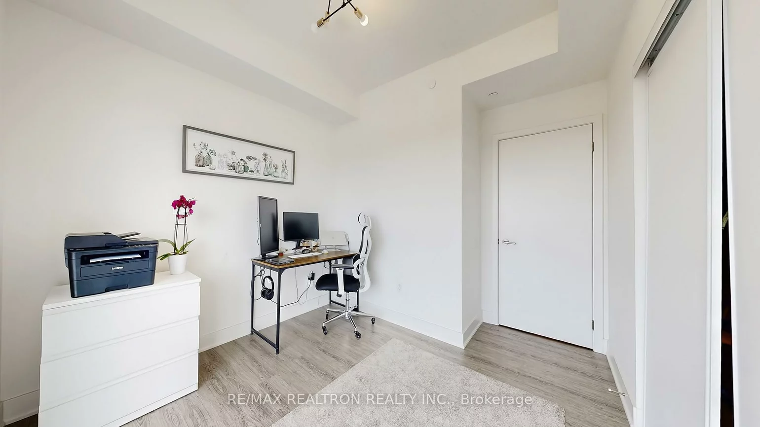 185, Deerfield, Central Newmarket, Newmarket