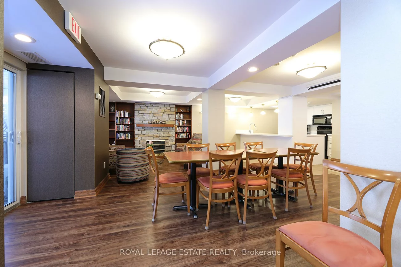 900, Bogart Mill, Gorham-College Manor, Newmarket