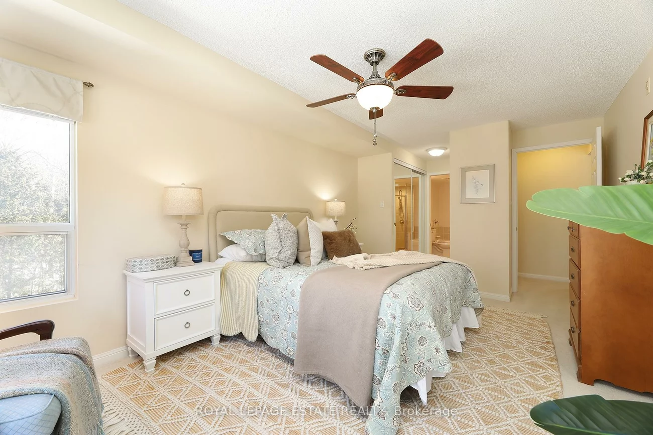 900, Bogart Mill, Gorham-College Manor, Newmarket