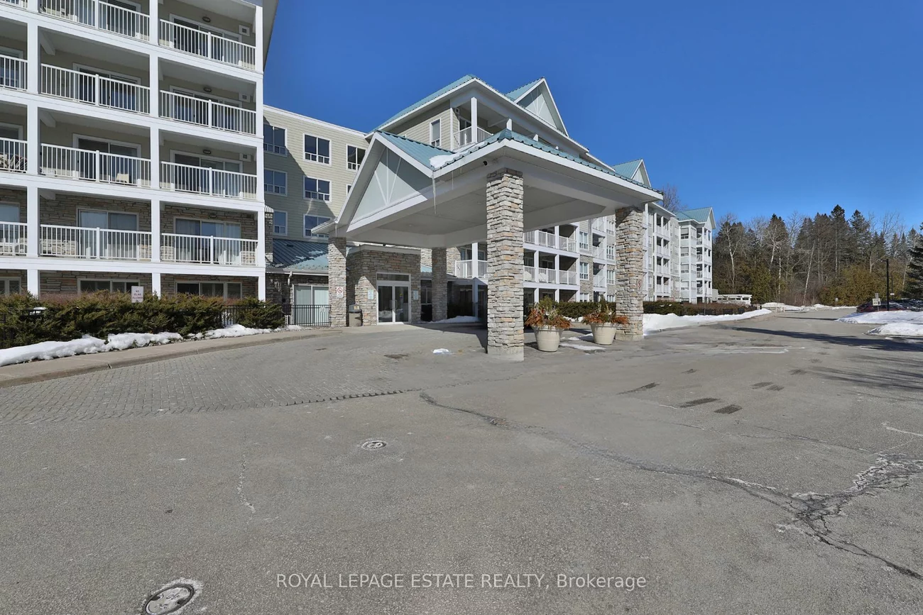 900, Bogart Mill, Gorham-College Manor, Newmarket