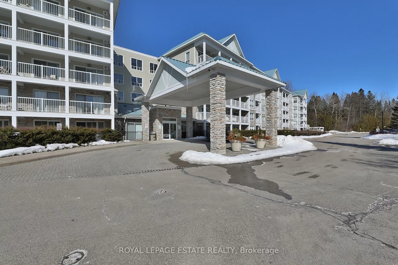 900, Bogart Mill, Gorham-College Manor, Newmarket