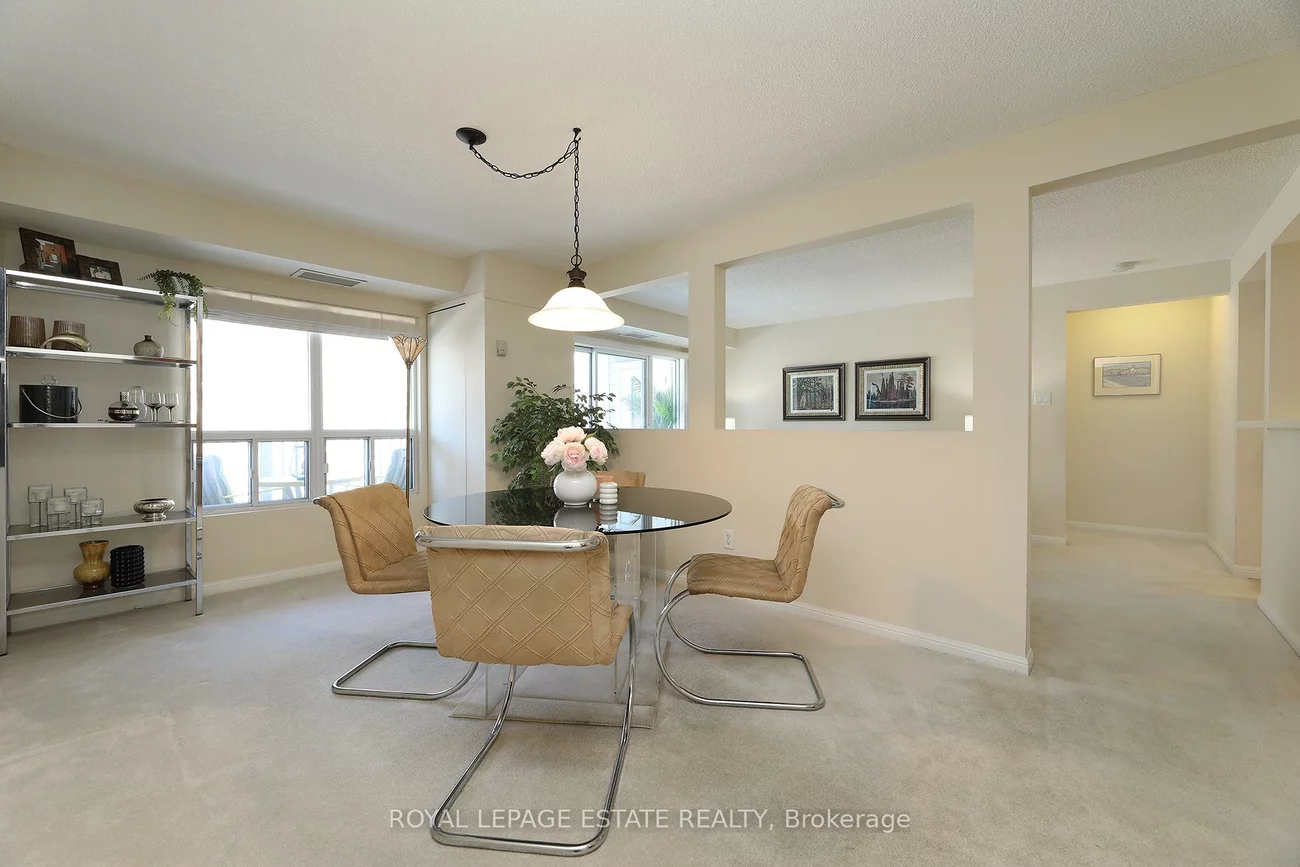 900, Bogart Mill, Gorham-College Manor, Newmarket