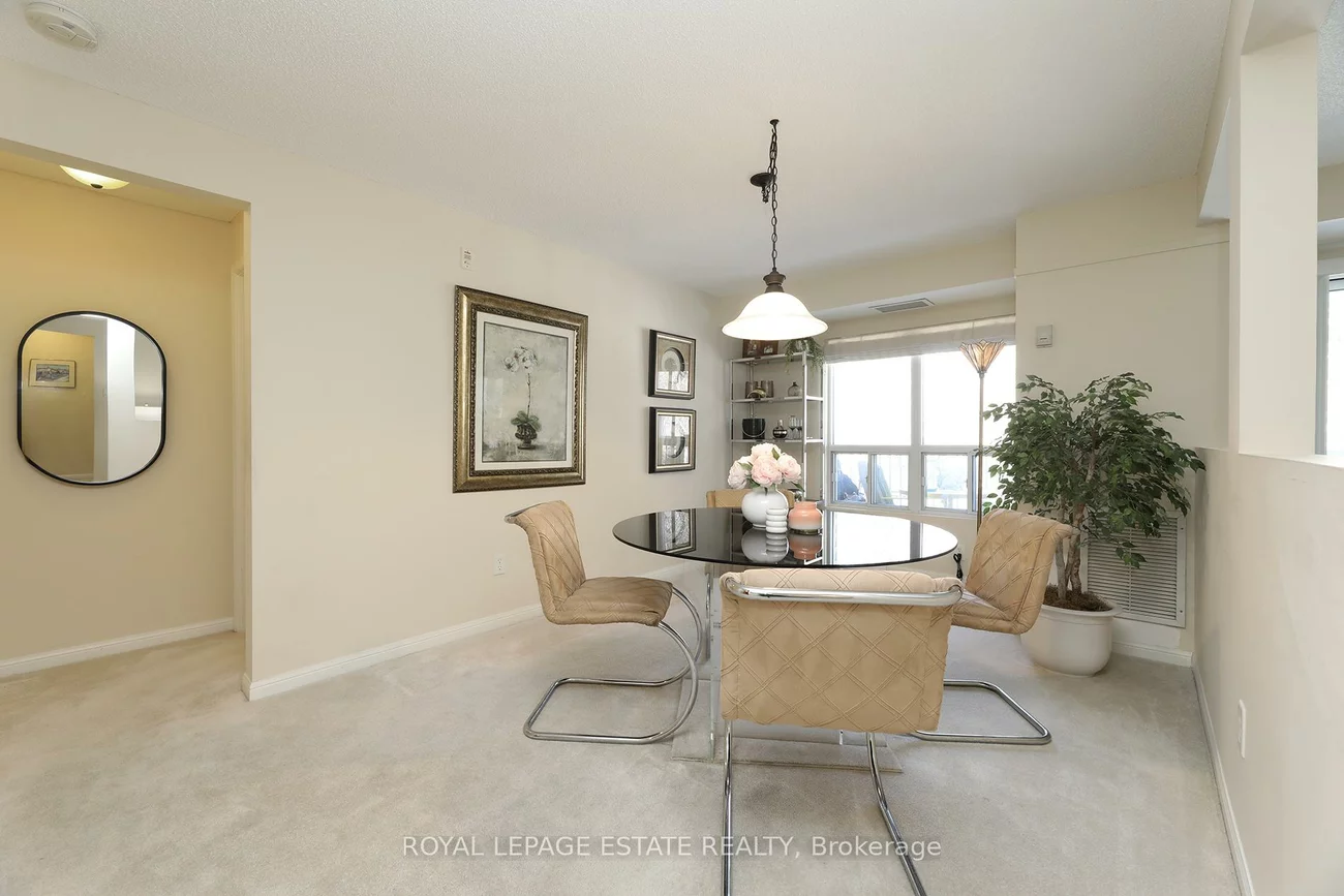 900, Bogart Mill, Gorham-College Manor, Newmarket