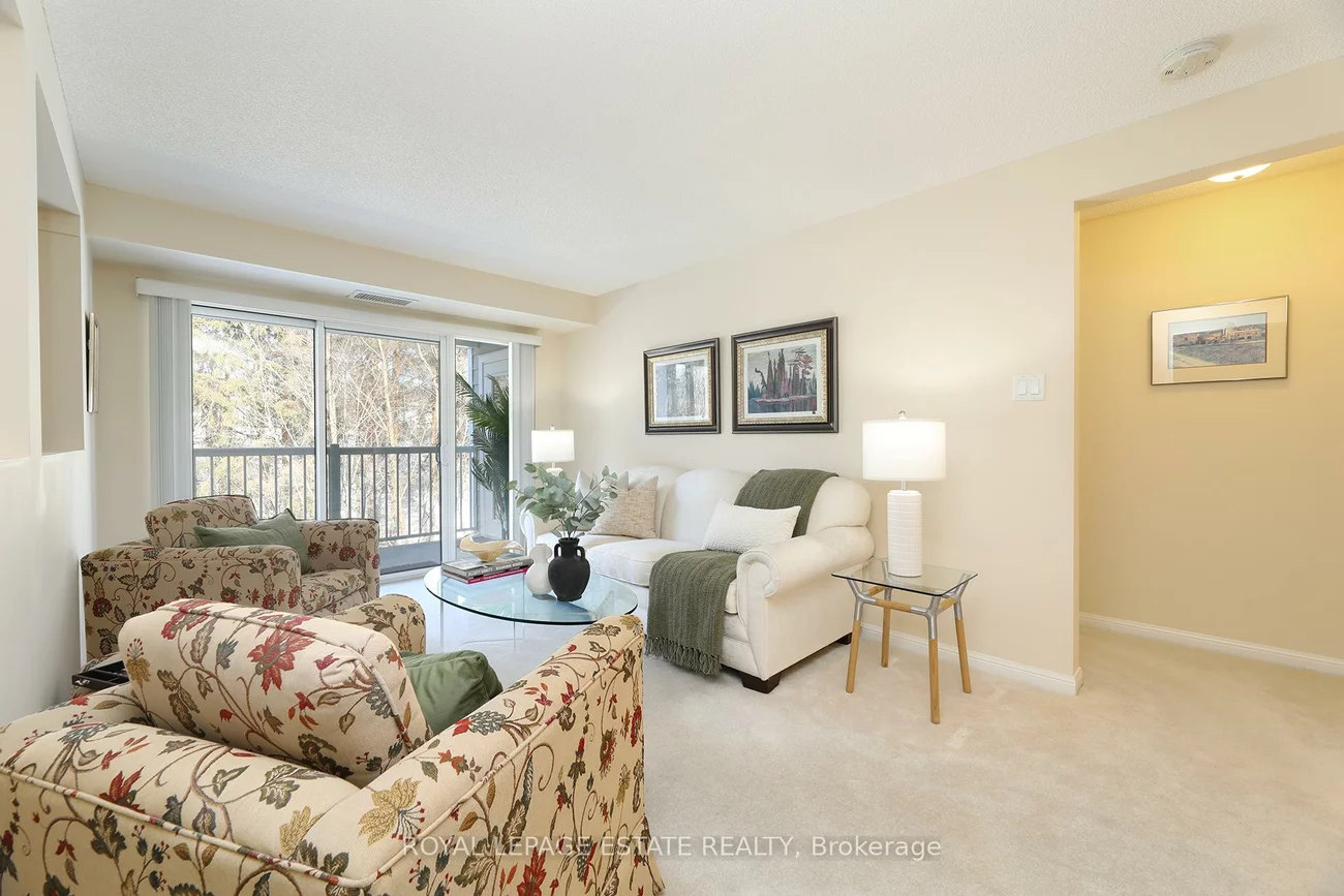 900, Bogart Mill, Gorham-College Manor, Newmarket