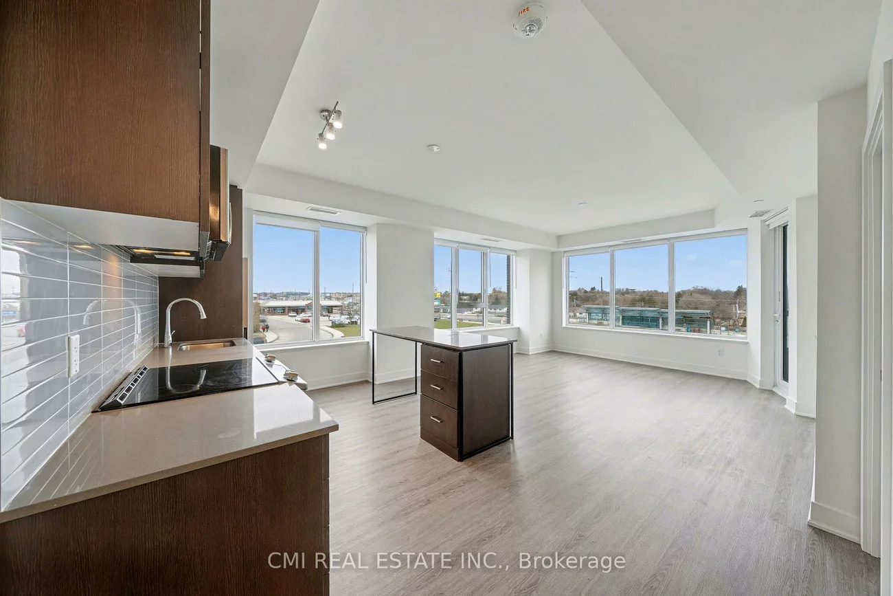 185, Deerfield, Central Newmarket, Newmarket