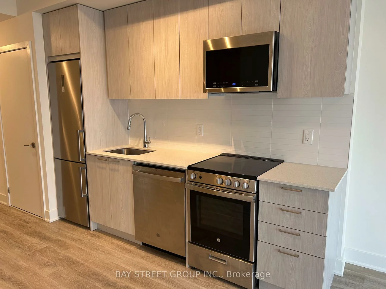 185, Deerfield, Central Newmarket, Newmarket