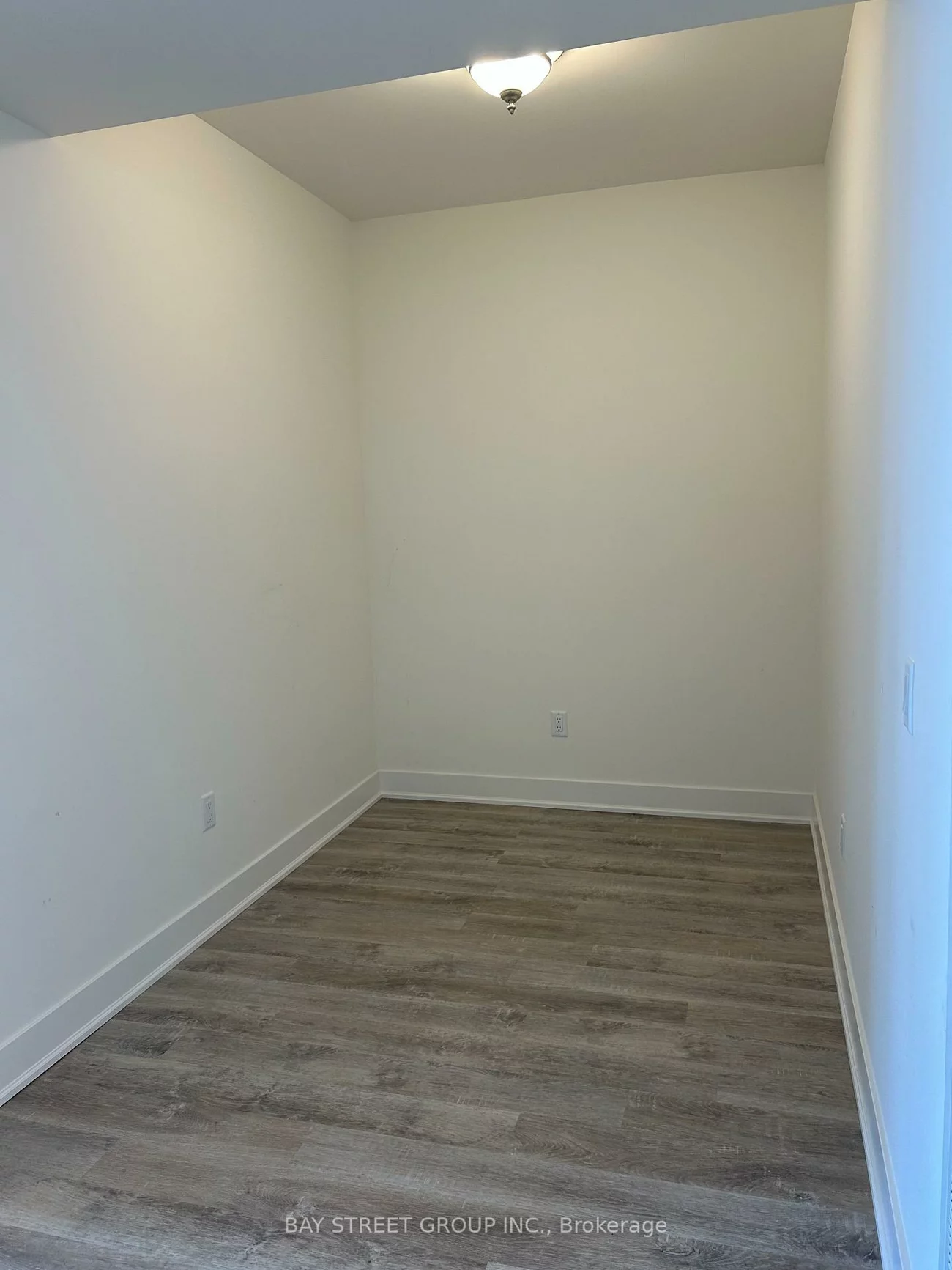 185, Deerfield, Central Newmarket, Newmarket