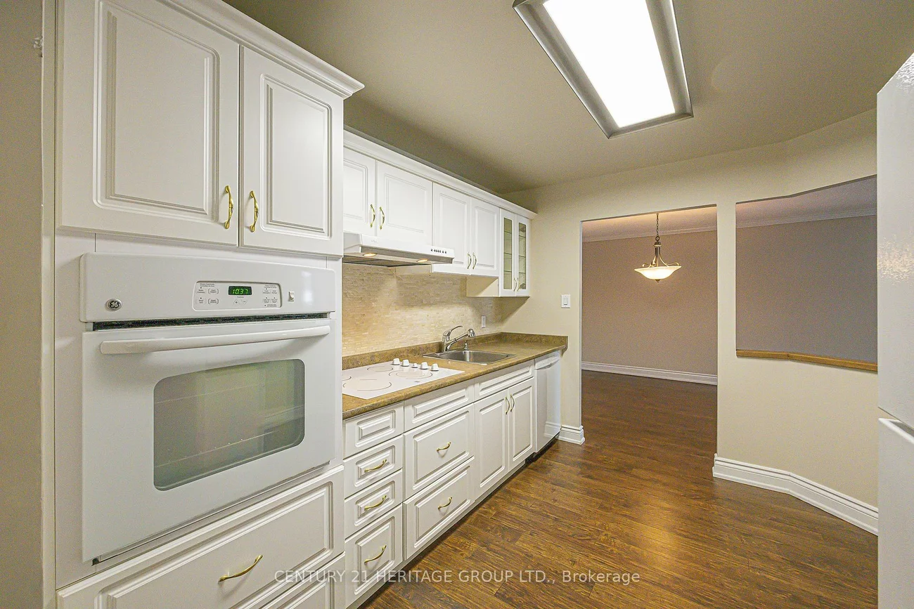 155, Main, Bristol-London, Newmarket